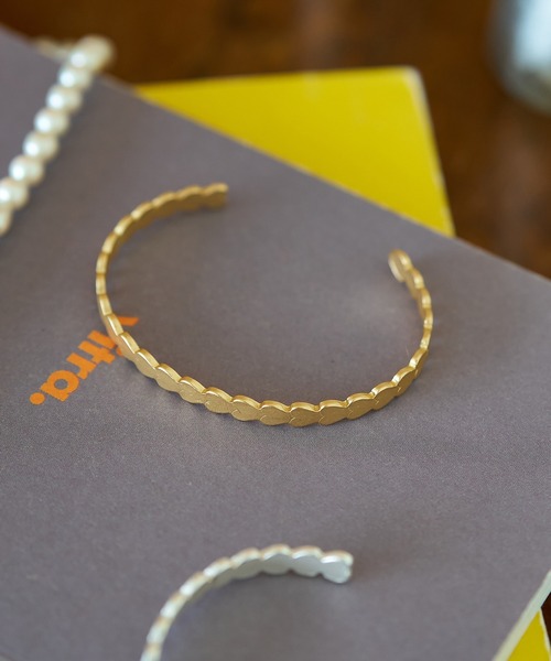 collex（コレックス）の「【Ljud/ユード】ハートブラスバングル（バングル/リストバンド・レディース・ゴールド/シルバー・フリー）」の9枚目の写真