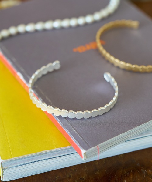 collex（コレックス）の「【Ljud/ユード】ハートブラスバングル（バングル/リストバンド・レディース・ゴールド/シルバー・フリー）」の10枚目の写真