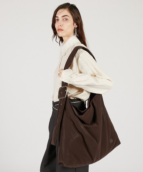 PRANK PROJECT(プランクプロジェクト)の「スエードライクビックトート / Suede-Like Big Tote(トートバッグ・レディース・ブラック/ブラウン/ベージュ・FREE)」の2枚目の写真