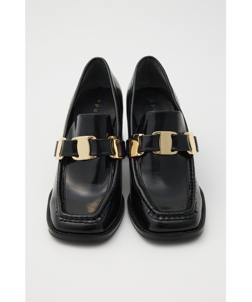 rienda（リエンダ）の「チェーン付きスリムトゥローファーパンプス  靴（ローファー・レディース・ブラウン/ブラック・SMALL/MEDIUM/LARGE）」の5枚目の写真