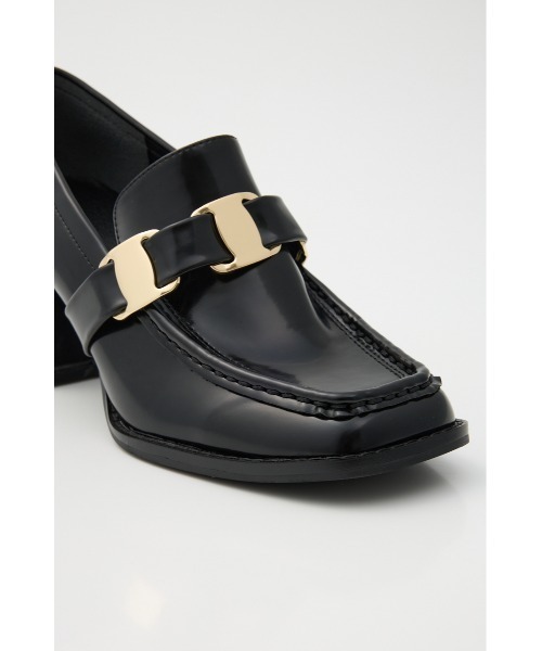 rienda（リエンダ）の「チェーン付きスリムトゥローファーパンプス  靴（ローファー・レディース・ブラウン/ブラック・SMALL/MEDIUM/LARGE）」の9枚目の写真