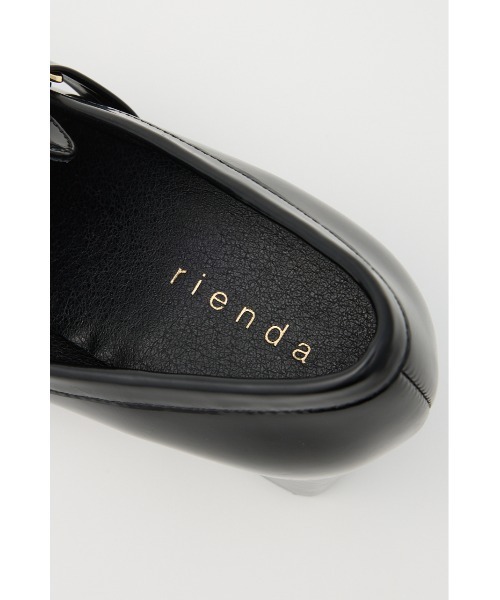 rienda（リエンダ）の「チェーン付きスリムトゥローファーパンプス  靴（ローファー・レディース・ブラウン/ブラック・SMALL/MEDIUM/LARGE）」の12枚目の写真