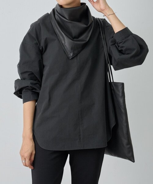 BEARDSLEY（ビアズリー）の「《15 quinze》レザースカーフ（バンダナ/スカーフ・レディース・ブラック・FREE）」の3枚目の写真