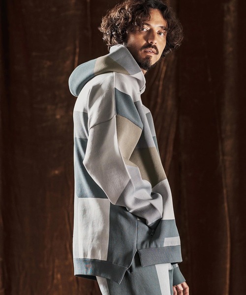 ANGENEHM（アンゲネーム）の「mpa3885-Jacquard Block Color Hoodie -Airy Yarn Sweater- ニットフーディー(AG05-014acf)（パーカー・メンズ・ブラック/ライトグレー/ネイビー・L/M/S）」の13枚目の写真
