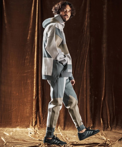 ANGENEHM（アンゲネーム）の「mpa3885-Jacquard Block Color Hoodie -Airy Yarn Sweater- ニットフーディー(AG05-014acf)（パーカー・メンズ・ブラック/ライトグレー/ネイビー・L/M/S）」の15枚目の写真