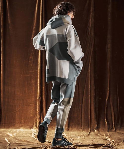 ANGENEHM（アンゲネーム）の「mpa3885-Jacquard Block Color Hoodie -Airy Yarn Sweater- ニットフーディー(AG05-014acf)（パーカー・メンズ・ブラック/ライトグレー/ネイビー・L/M/S）」の16枚目の写真