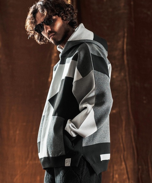 ANGENEHM（アンゲネーム）の「mpa3885-Jacquard Block Color Hoodie -Airy Yarn Sweater- ニットフーディー(AG05-014acf)（パーカー・メンズ・ブラック/ライトグレー/ネイビー・L/M/S）」の19枚目の写真