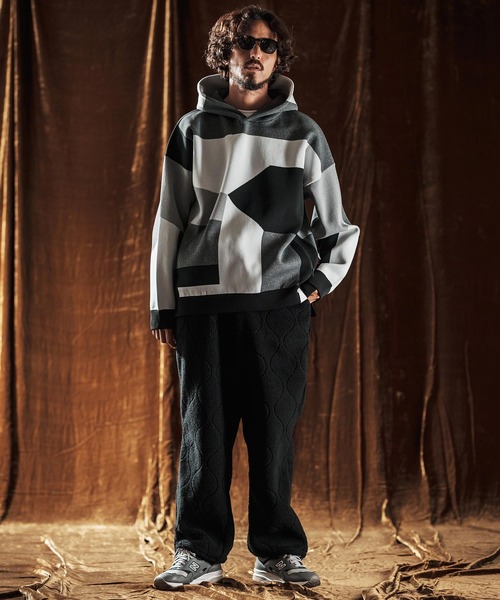 ANGENEHM（アンゲネーム）の「mpa3885-Jacquard Block Color Hoodie -Airy Yarn Sweater- ニットフーディー(AG05-014acf)（パーカー・メンズ・ブラック/ライトグレー/ネイビー・L/M/S）」の22枚目の写真