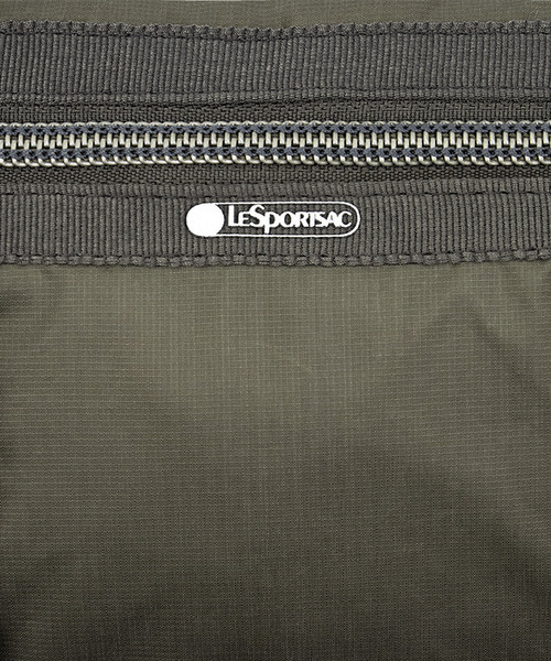 LeSportsac(レスポートサック)の「ESSENTIAL MEDIUM DUFFLE グラベルC(ボストンバッグ・レディース・グリーン・FREE)」の9枚目の写真