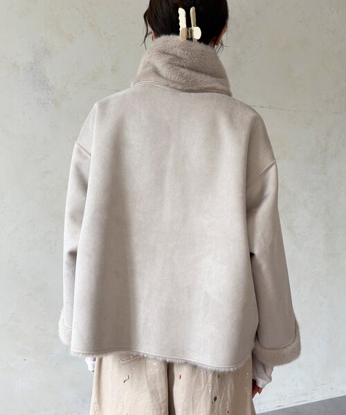 DouDou(ドゥドゥ)の「フェイクファーリバーシブルコート(その他アウター・レディース・ブラウン/グレイッシュベージュ・FREE)」の9枚目の写真