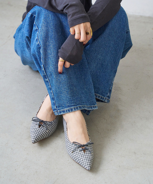 LE TALON（ルタロン）の「3.5cmレースアップパンプス（パンプス・レディース・ブラック/グレー/ボルドー・23.5cm/23cm/22.5cm/22cm/25cm/24.5cm/24cm）」の2枚目の写真