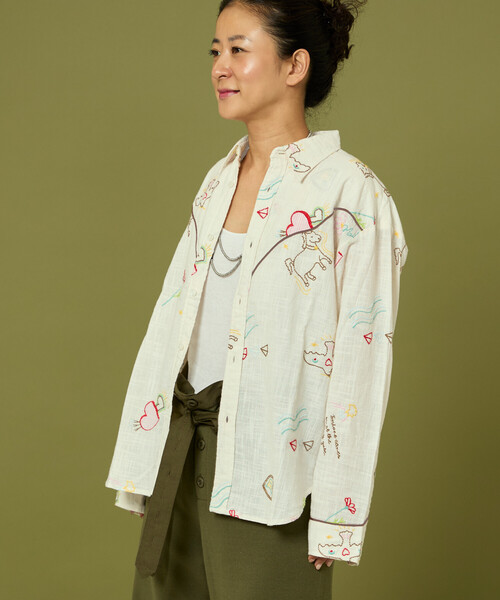 Freada（フリーダ）の「Freada/フリーダ モチーフ刺繍 柄シャツ（シャツ/ブラウス・レディース・ホワイト/スミクロ・ONE SIZE）」の18枚目の写真