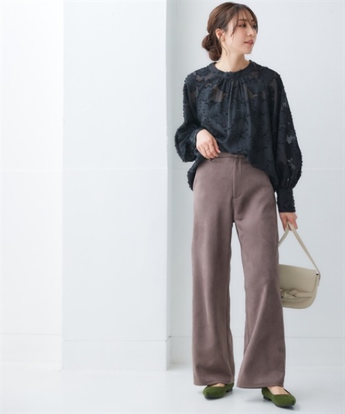 nissen（ニッセン）の「スウェード調ストレートパンツ＜大きいサイズ有＞（その他パンツ・レディース・ブラック/モカ/キナリ・S/M/L/LL）」の4枚目の写真