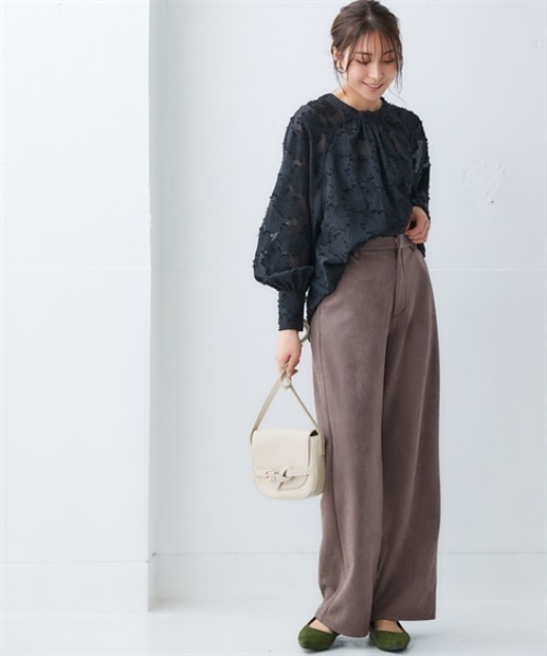 nissen（ニッセン）の「スウェード調ストレートパンツ＜大きいサイズ有＞（その他パンツ・レディース・ブラック/モカ/キナリ・S/M/L/LL）」の5枚目の写真