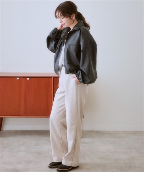 nissen（ニッセン）の「スウェード調ストレートパンツ＜大きいサイズ有＞（その他パンツ・レディース・ブラック/モカ/キナリ・S/M/L/LL）」の9枚目の写真