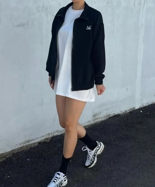 MUCENT(ムセント)の「◇MUCENT◇ブランド直輸入正規品/MUCENT ファレル ウィンドブレーカー(ユニセックス) MUCENT FARRELL WINDBREAKER (UNISEX)(ナイロンジャケット・レディース・ブラック・FREE)」の2枚目の写真