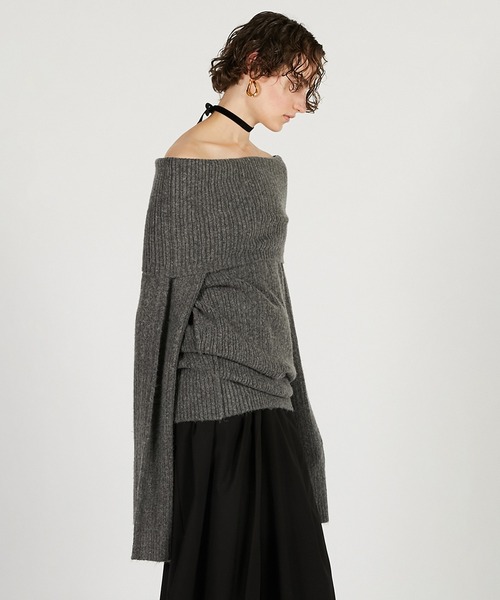 PRANK PROJECT（プランクプロジェクト）の「オフショルニット / Off-Shoulder Knit（ニット/セーター・レディース・アイボリー/ブラウン/チャコールグレー・FREE）」の12枚目の写真