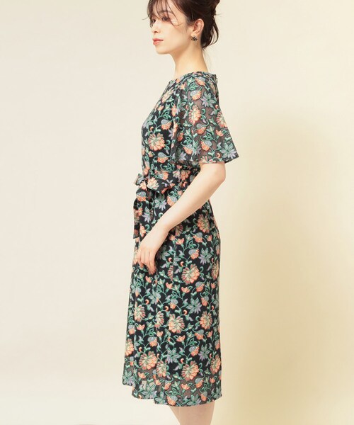 Sunauna（スーナウーナ）の「【オパール加工レース／リボン付き】フィット＆フレアワンピース（ワンピース・レディース・グリーン系その他2/ブラック系・40/38/36）」の5枚目の写真