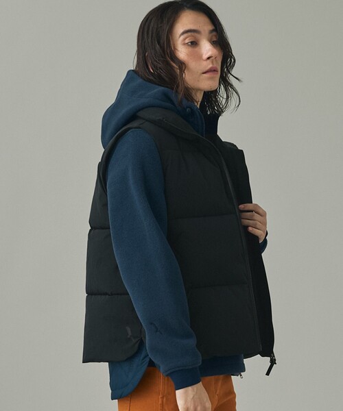 AIGLE(エーグル)の「撥水 PRIMALOFT プリマロフト中綿 インサレーション ノースリーブパフベスト(ダウンベスト・レディース・ブラック・36/38/40)」の6枚目の写真