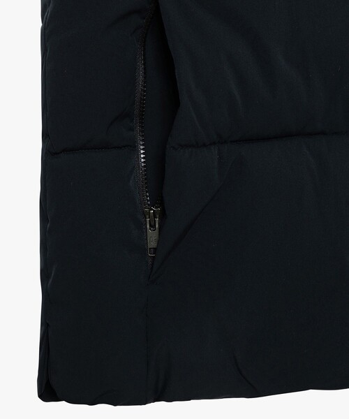 AIGLE(エーグル)の「撥水 PRIMALOFT プリマロフト中綿 インサレーション ノースリーブパフベスト(ダウンベスト・レディース・ブラック・36/38/40)」の13枚目の写真