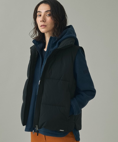 AIGLE(エーグル)の「撥水 PRIMALOFT プリマロフト中綿 インサレーション ノースリーブパフベスト(ダウンベスト・レディース・ブラック・36/38/40)」の1枚目の写真