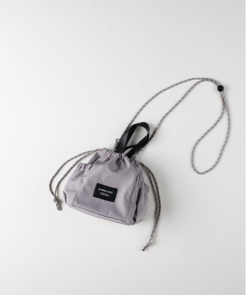 Right-on(ライトオン)の「【HONEYSUCKLE ROSE】きれいめミニ巾着 2WAYショルダー (ハンドバッグ / 斜めがけ / コンパクト)(ショルダーバッグ・レディース・ブラック×ホワイト/グレー/ブラック・ONE SIZE)」の6枚目の写真