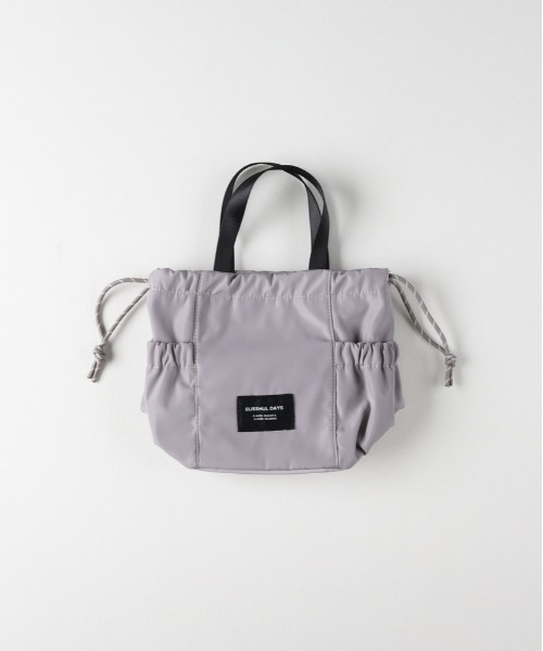 Right-on(ライトオン)の「【HONEYSUCKLE ROSE】きれいめミニ巾着 2WAYショルダー (ハンドバッグ / 斜めがけ / コンパクト)(ショルダーバッグ・レディース・ブラック×ホワイト/グレー/ブラック・ONE SIZE)」の7枚目の写真
