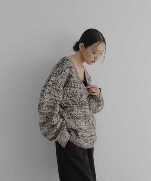 hellam(へラム)の「ミックスVネックニットプルオーバー(Tシャツ/カットソー・レディース・ブラウン/レッド/チャコール/アイボリー・FREE)」の6枚目の写真