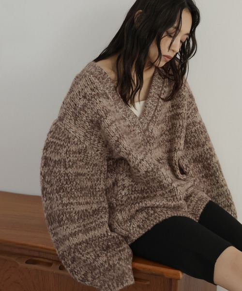 hellam(へラム)の「ミックスVネックニットプルオーバー(Tシャツ/カットソー・レディース・ブラウン/レッド/チャコール/アイボリー・FREE)」の16枚目の写真