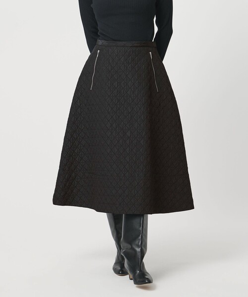 UNITED ARROWS（ユナイテッドアローズ）の「ダイヤ キルト フレア スカート（スカート・レディース・オフホワイト/ブラック/オリーブ・38/36）」の8枚目の写真