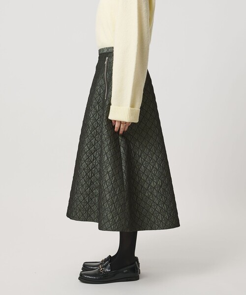 UNITED ARROWS（ユナイテッドアローズ）の「ダイヤ キルト フレア スカート（スカート・レディース・オフホワイト/ブラック/オリーブ・38/36）」の14枚目の写真