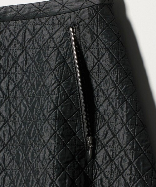 UNITED ARROWS（ユナイテッドアローズ）の「ダイヤ キルト フレア スカート（スカート・レディース・オフホワイト/ブラック/オリーブ・38/36）」の19枚目の写真