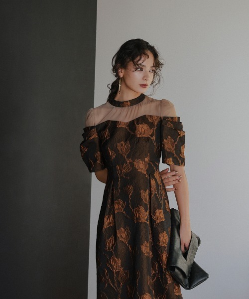 Callarus(カラルス)の「タックスリーブジャガードロング丈ワンピースドレス〔Callarus〕(ドレス・レディース・ブラウン/ブラック/ベージュ・M)」の5枚目の写真