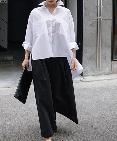CLOTHY(クロシィ)の「【ゆるっとシルエットが今っぽい◎大人の抜け感シャツ】ロングテールモノトーンシャツ(シャツ/ブラウス・レディース・オフホワイト/ブラック・FREE)」の5枚目の写真