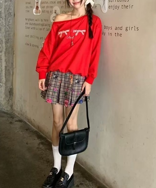 Vipoa(ヴィポア)の「Ribbon print sweat(Tシャツ/カットソー・レディース・レッド・FREE)」の5枚目の写真