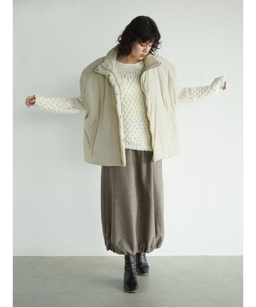 FIKA.(フィーカ)の「Nylon padded stand collar vest(ベスト・レディース・ベージュ/ミント/ブラック・MEDIUM)」の10枚目の写真