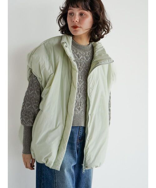 FIKA.(フィーカ)の「Nylon padded stand collar vest(ベスト・レディース・ベージュ/ミント/ブラック・MEDIUM)」の20枚目の写真