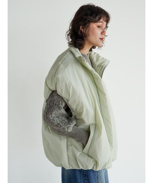FIKA.(フィーカ)の「Nylon padded stand collar vest(ベスト・レディース・ベージュ/ミント/ブラック・MEDIUM)」の21枚目の写真