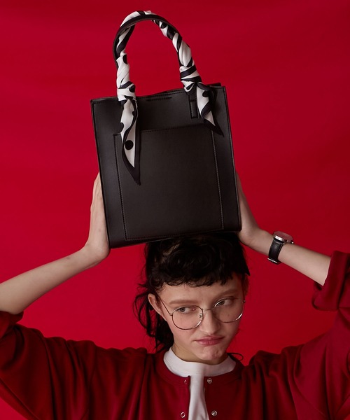 BONLECILL Marche(ボンルシールマルシェ)の「【BONLECILL Marche】2wayスクエアショルダーバッグ/トートバッグ(ショルダーバッグ・レディース・アイボリー/ブラック/ブラウン・FREE)」の12枚目の写真