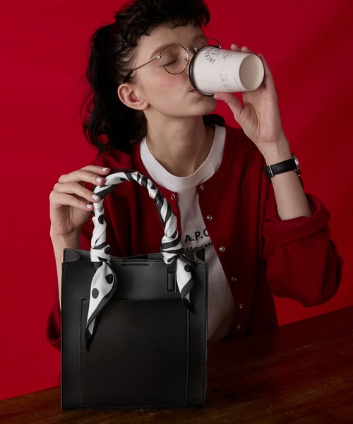 BONLECILL Marche(ボンルシールマルシェ)の「【BONLECILL Marche】2wayスクエアショルダーバッグ/トートバッグ(ショルダーバッグ・レディース・アイボリー/ブラック/ブラウン・FREE)」の13枚目の写真