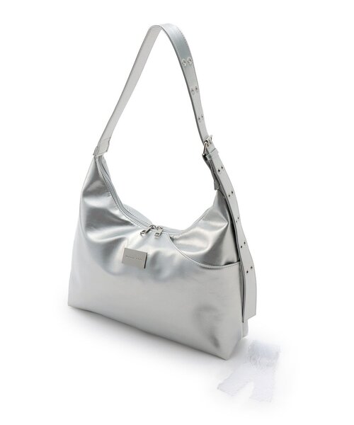 LOVETOXIC（ラブトキシック）の「合皮ビッグショルダー（ショルダーバッグ・キッズ・シルバー/ブラック・F）」の2枚目の写真