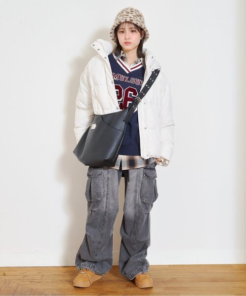 LOVETOXIC（ラブトキシック）の「合皮ビッグショルダー（ショルダーバッグ・キッズ・シルバー/ブラック・F）」の6枚目の写真