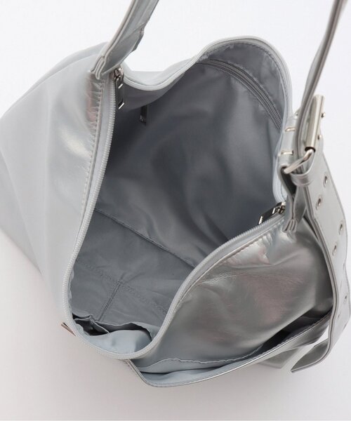 LOVETOXIC（ラブトキシック）の「合皮ビッグショルダー（ショルダーバッグ・キッズ・シルバー/ブラック・F）」の12枚目の写真