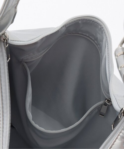 LOVETOXIC（ラブトキシック）の「合皮ビッグショルダー（ショルダーバッグ・キッズ・シルバー/ブラック・F）」の5枚目の写真