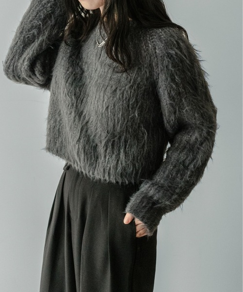 on:nue（オンニュ）の「【on:nue】[着用動画あり！]へアリーシャギークロップドニット（ニット/セーター・レディース・グリーン/アイボリー/グレー・FREE）」の2枚目の写真