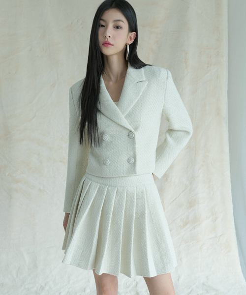 AVANDRESS(アバンドレス )の「Daphne Tweed Double Button Crop Jacket BLACK(テーラードジャケット・レディース・ブラック・MEDIUM/SMALL)」の2枚目の写真