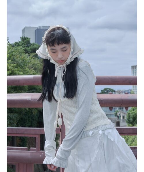 merry jenny（メリージェニー）の「lace layered long tee（Tシャツ/カットソー・レディース・グレー/ベージュ・FREE）」の4枚目の写真