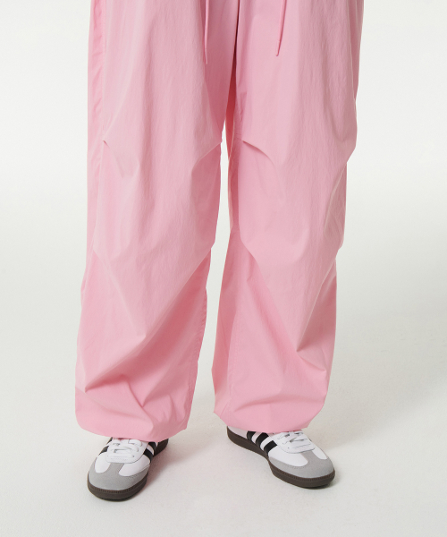 MUSINSA STANDARD WOMAN（ムシンサスタンダードウーマン）の「ウィメンズパラシュートパンツ[ピンク]（スウェットパンツ・レディース・その他・30/24/26/28/22）」の8枚目の写真