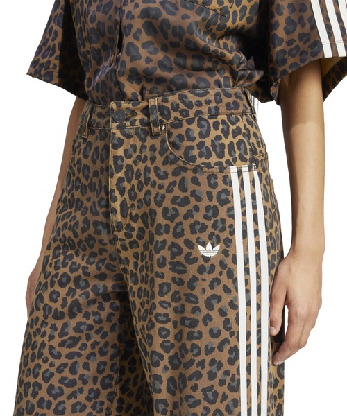 adidas（アディダス）の「adidas DNM LOOSE PANTS / アディダス デニム ルーズ パンツ（その他パンツ・レディース・ブラウン・25inch/26inch/27inch）」の2枚目の写真