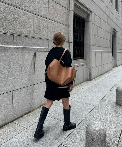 ISOOK(アイスー)の「Vネックニットセットアップ(chiica select) / 2点セット セーター 長袖 オーバーサイズ ビックシルエット ルーズ ショートパンツ ニットパンツ グレー ブラック 黒 無地(セットアップ・レディース・ブラック/グレー・FREE)」の12枚目の写真